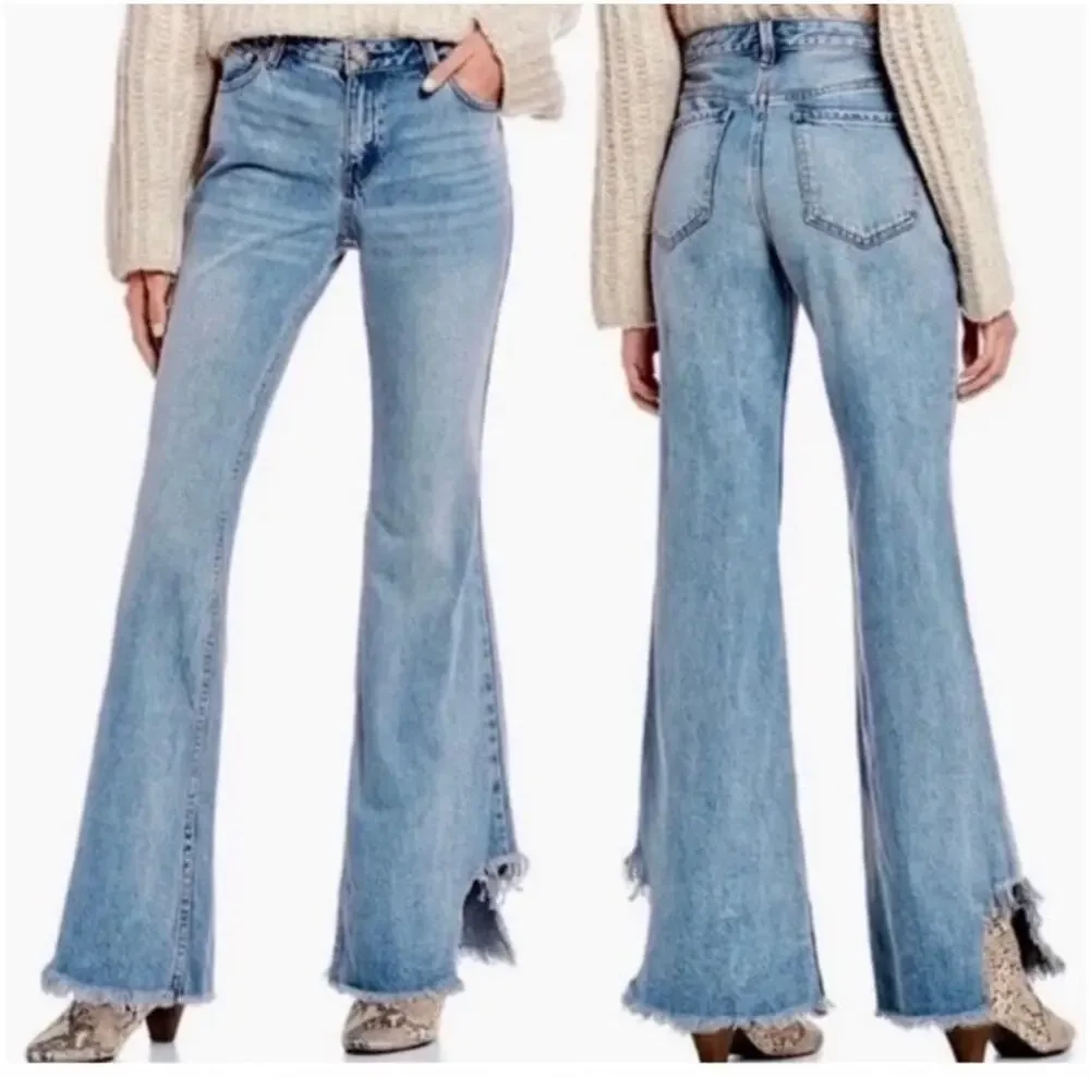We The Free Free People Level Up Slit Slim Flare Jeans Raw Hem Size: 27
